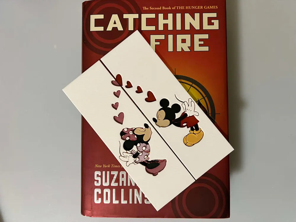 Mickey and Minnie Mouse Love - Bookmark Set by 3djd HueForge model: Mickey and Minnie Mouse Love - Bookmark Set by 3djd