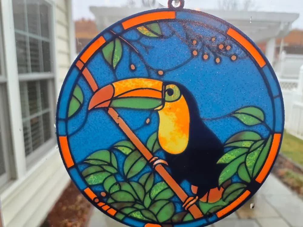 Toucan in a Stained-glass Style by tlavedas HueForge model: Toucan in a Stained-glass Style by tlavedas