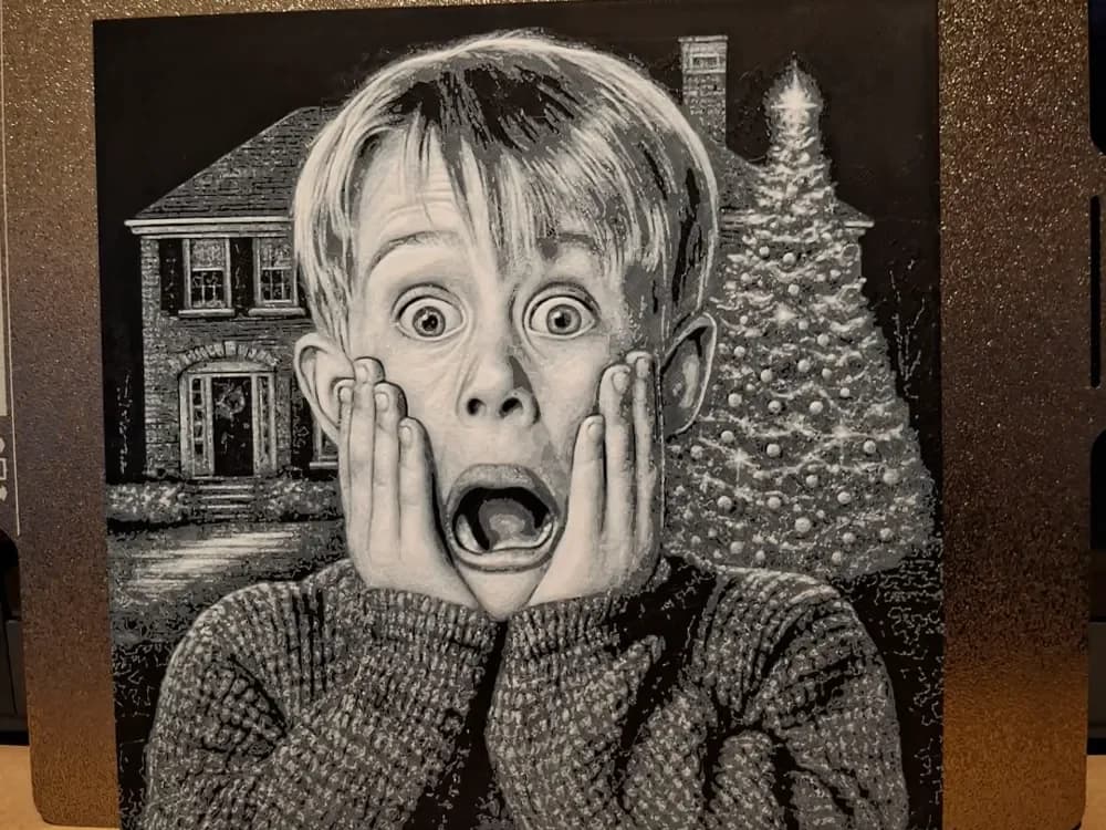 Home Alone - Hueforge - 2 colours by 3dGlow HueForge model: Home Alone - Hueforge - 2 colours by 3dGlow