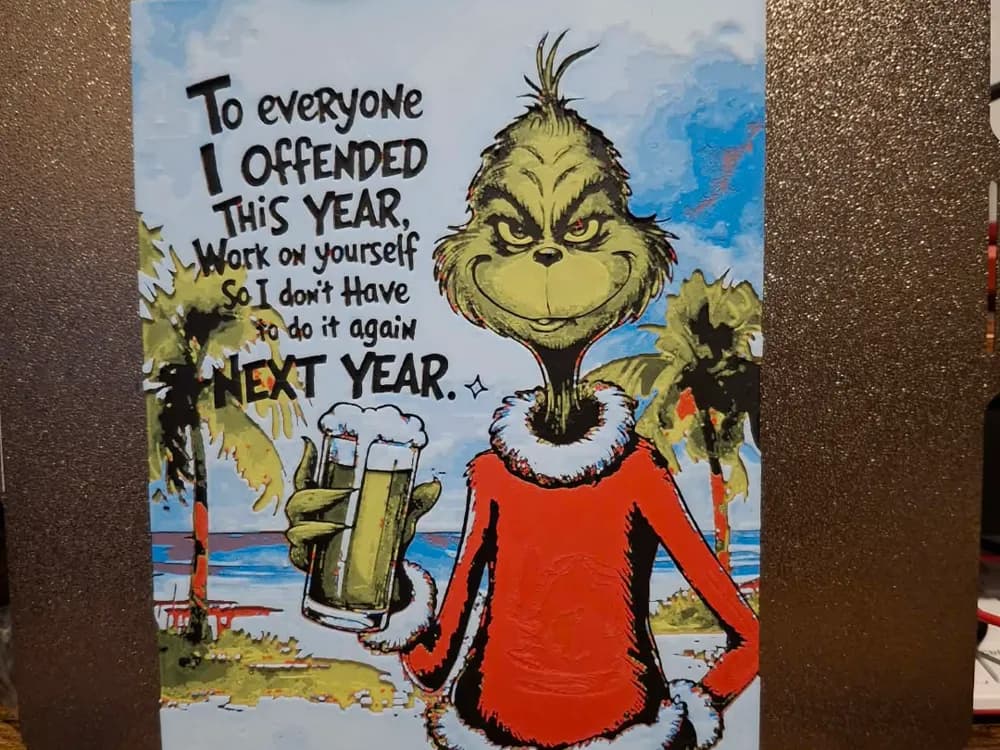 Offended - Grinch - Hueforge by 3dGlow HueForge model: Offended - Grinch - Hueforge by 3dGlow