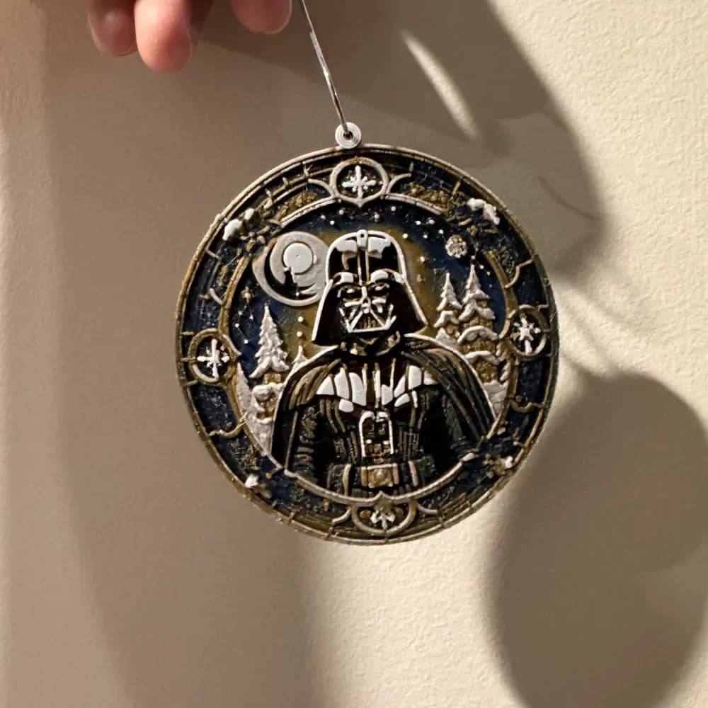 HueForge model: Merry Sithmas Medallion Ornament by cyanidesugar