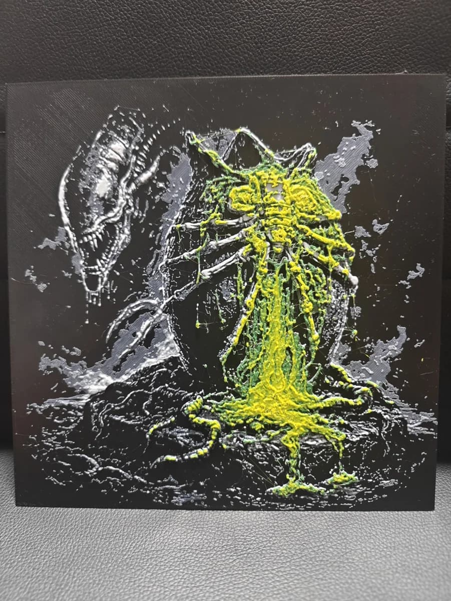 Facehugger Egg Alien by TheHueforgeLady HueForge model: Facehugger Egg Alien by TheHueforgeLady