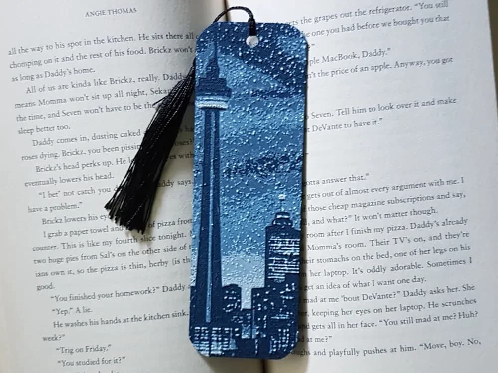 Toronto Skyline Bookmark by Dame Jo HueForge model: Toronto Skyline Bookmark by Dame Jo