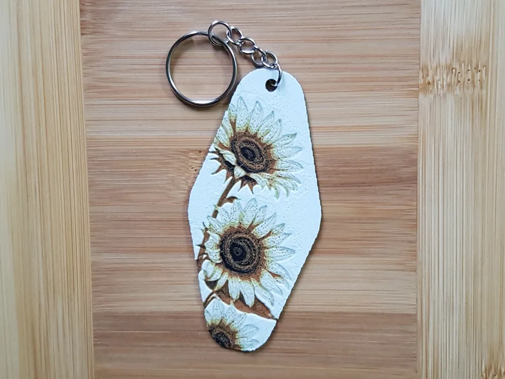 Hotel/Motel Style Keychain, Sunflower by Dame Jo HueForge model: Hotel/Motel Style Keychain, Sunflower by Dame Jo